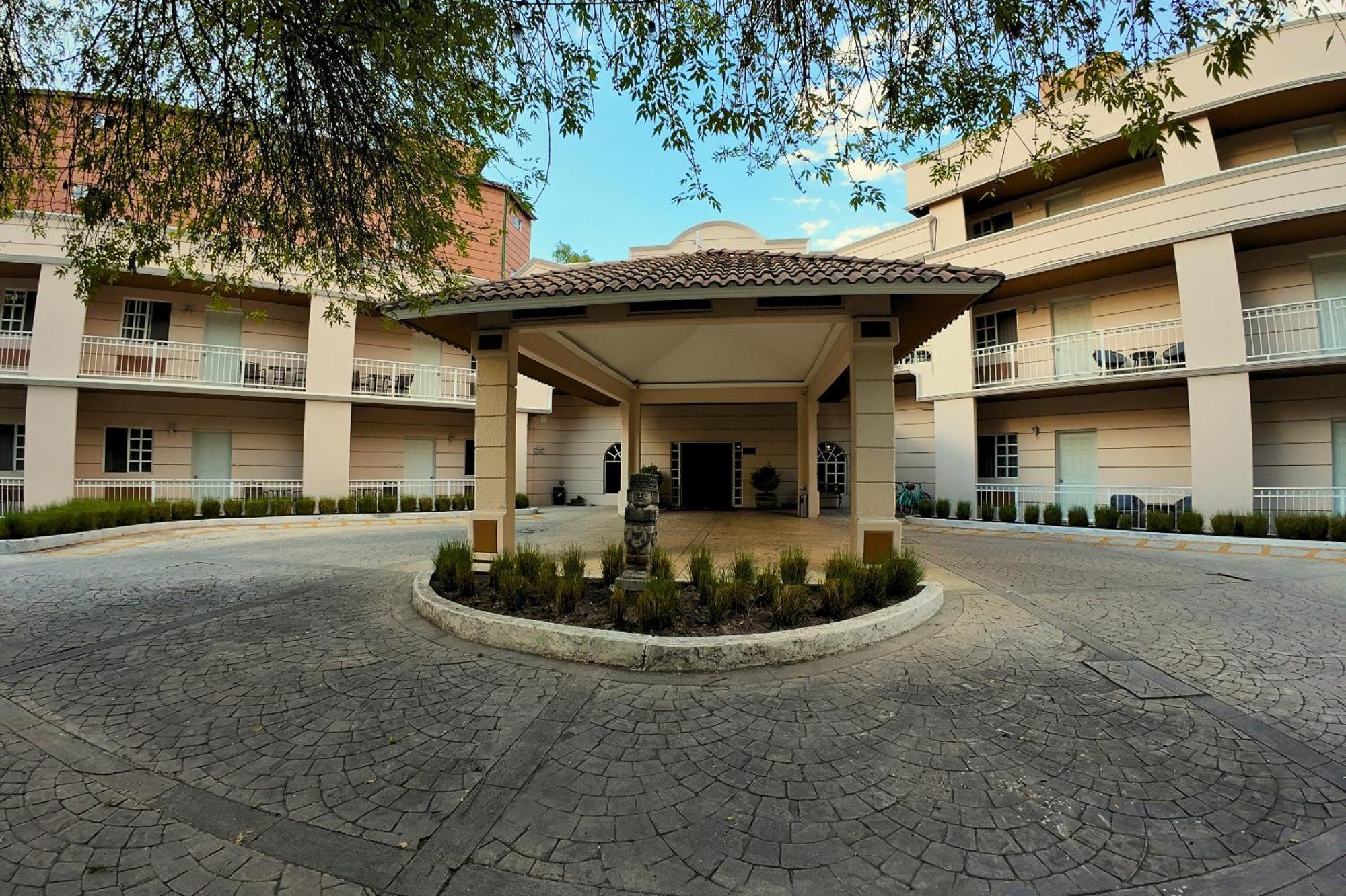 Hotel Real Del Bosque Golf And Spa Tula de Allende Exteriör bild