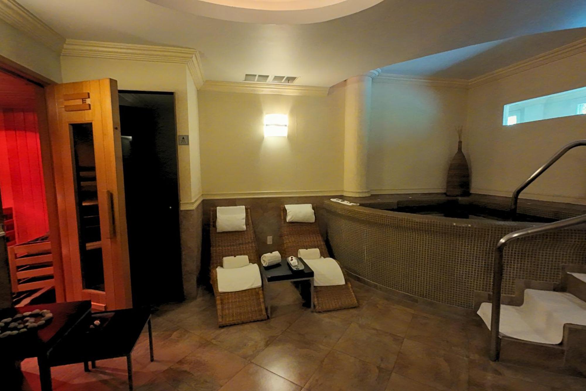 Hotel Real Del Bosque Golf And Spa Tula de Allende Exteriör bild